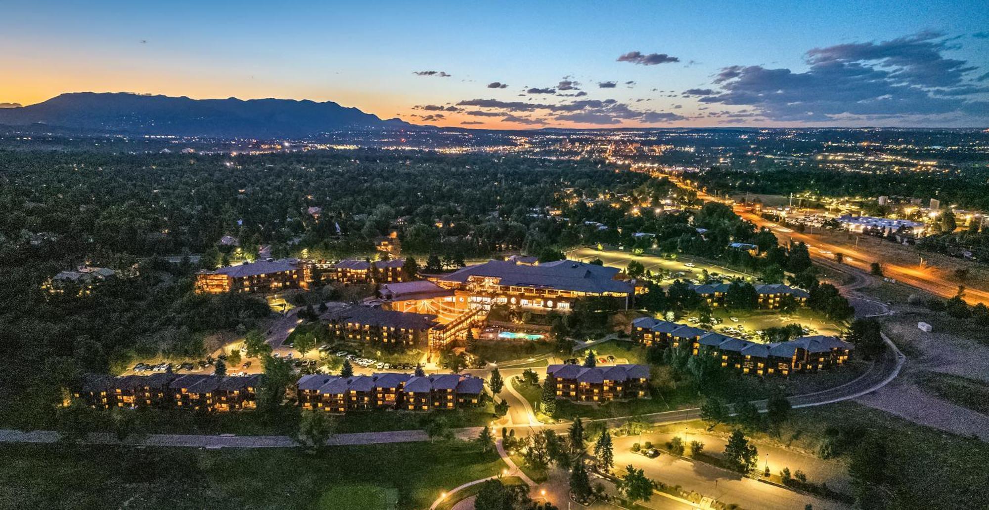 Cheyenne Mountain Resort, A Destination By Hyatt Hotels Colorado Springs Bagian luar foto